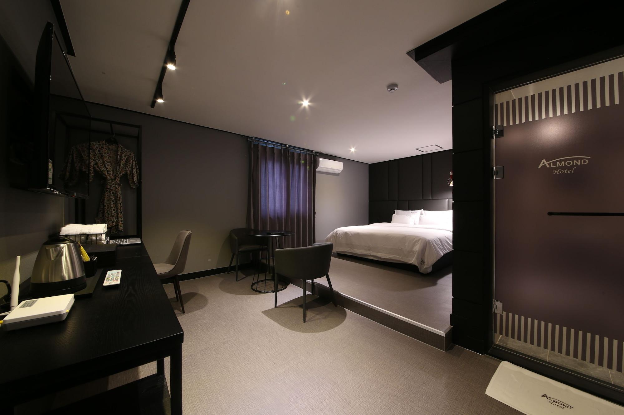 Almond Hotel Gupo Station Busan Eksteriør billede