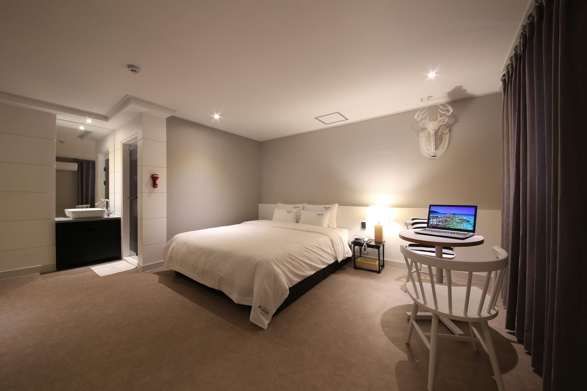 Almond Hotel Gupo Station Busan Eksteriør billede