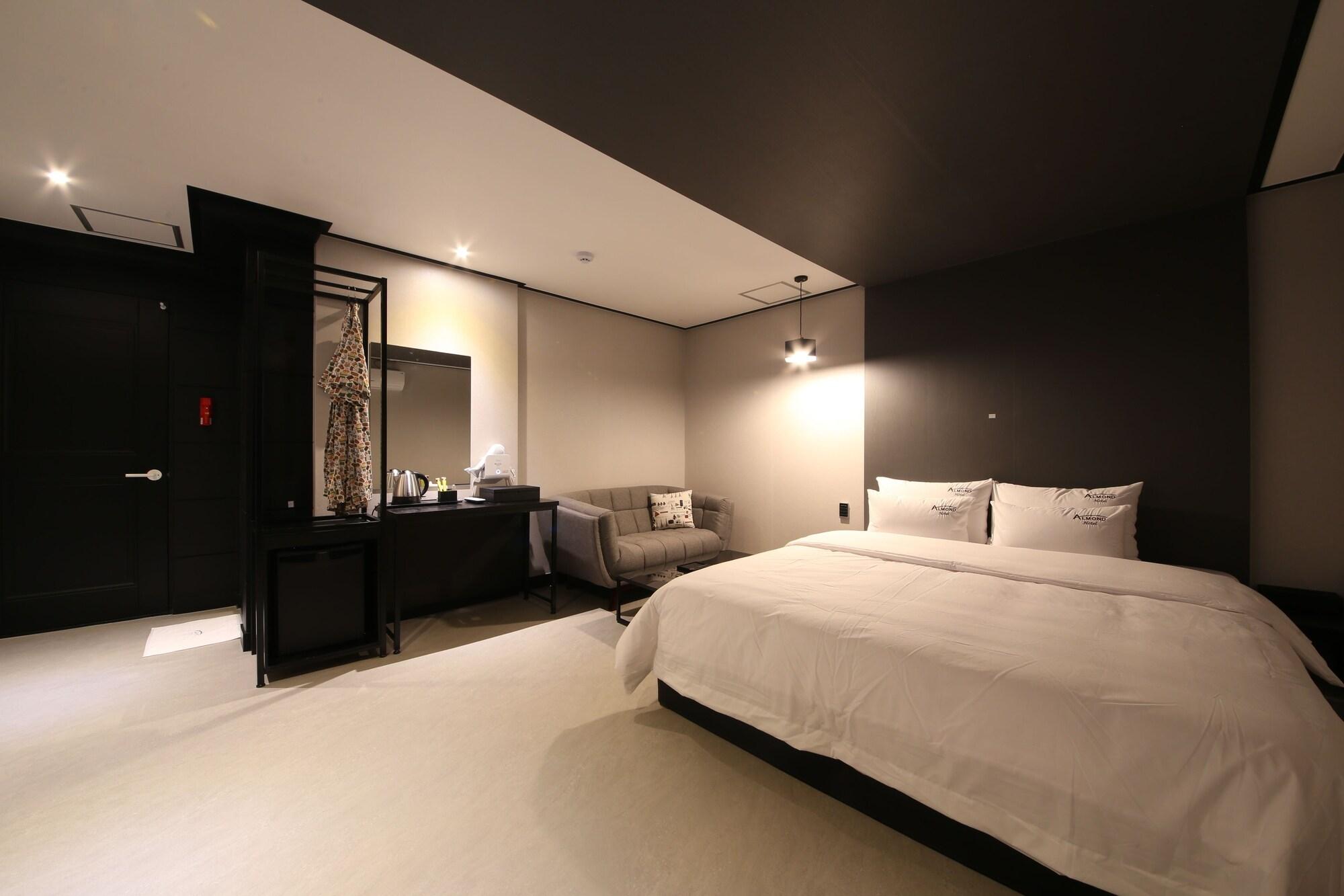 Almond Hotel Gupo Station Busan Eksteriør billede