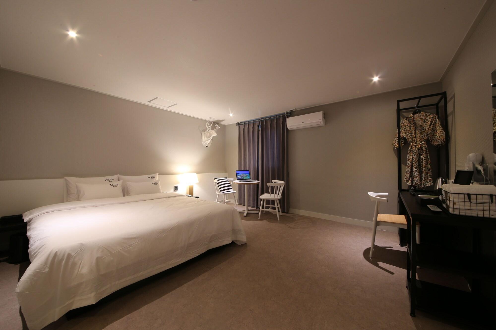 Almond Hotel Gupo Station Busan Eksteriør billede