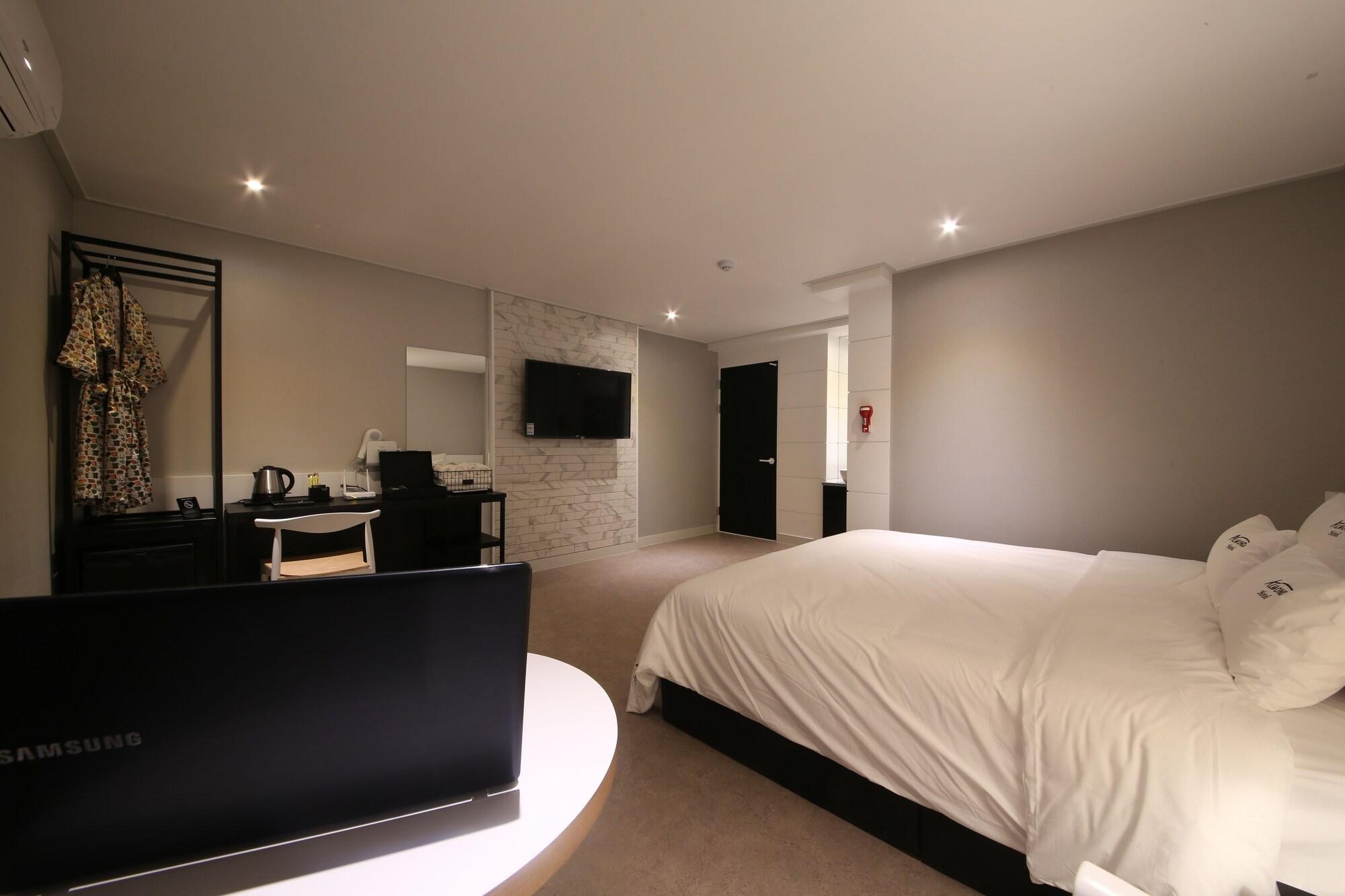 Almond Hotel Gupo Station Busan Eksteriør billede