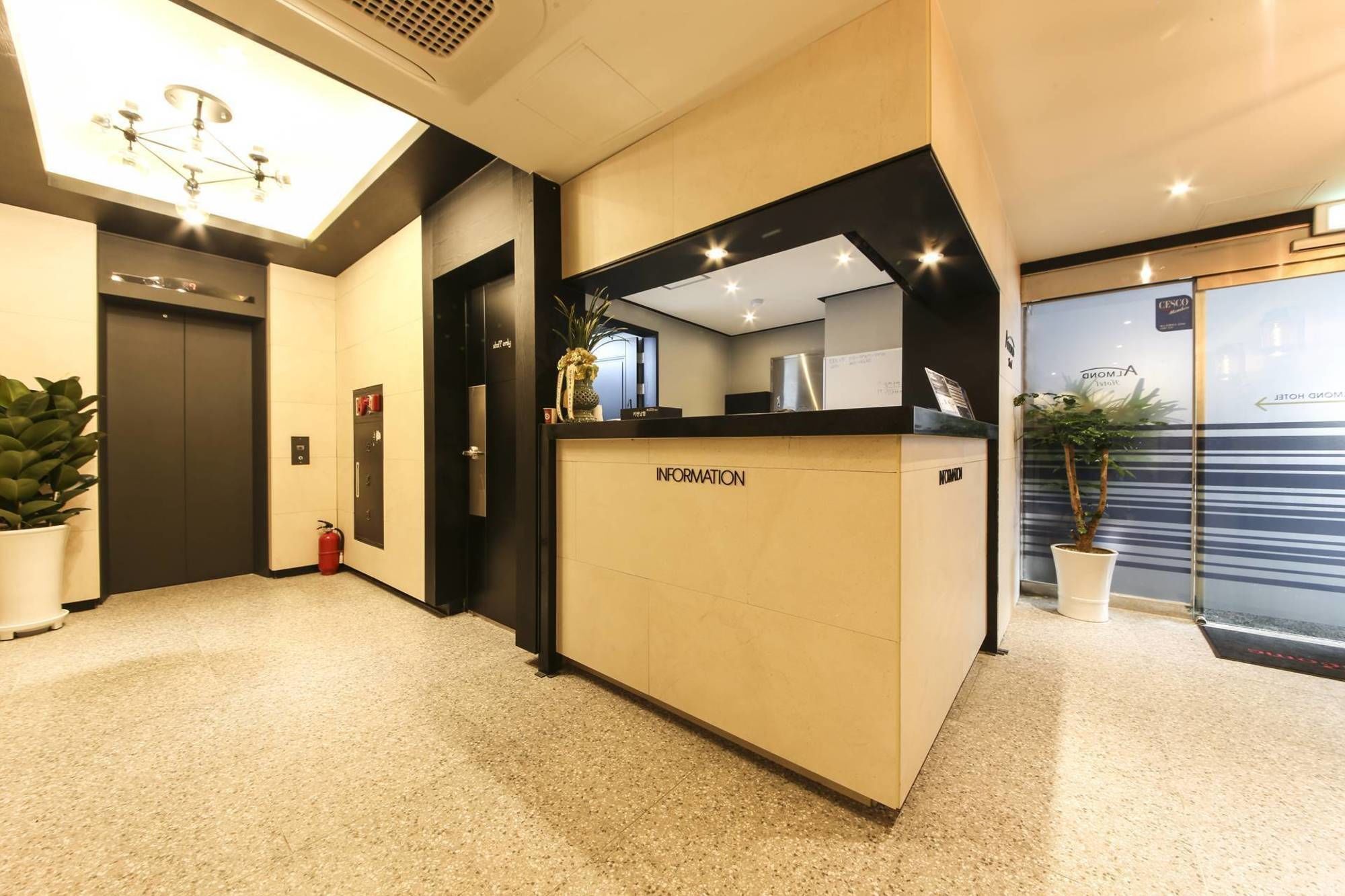 Almond Hotel Gupo Station Busan Eksteriør billede
