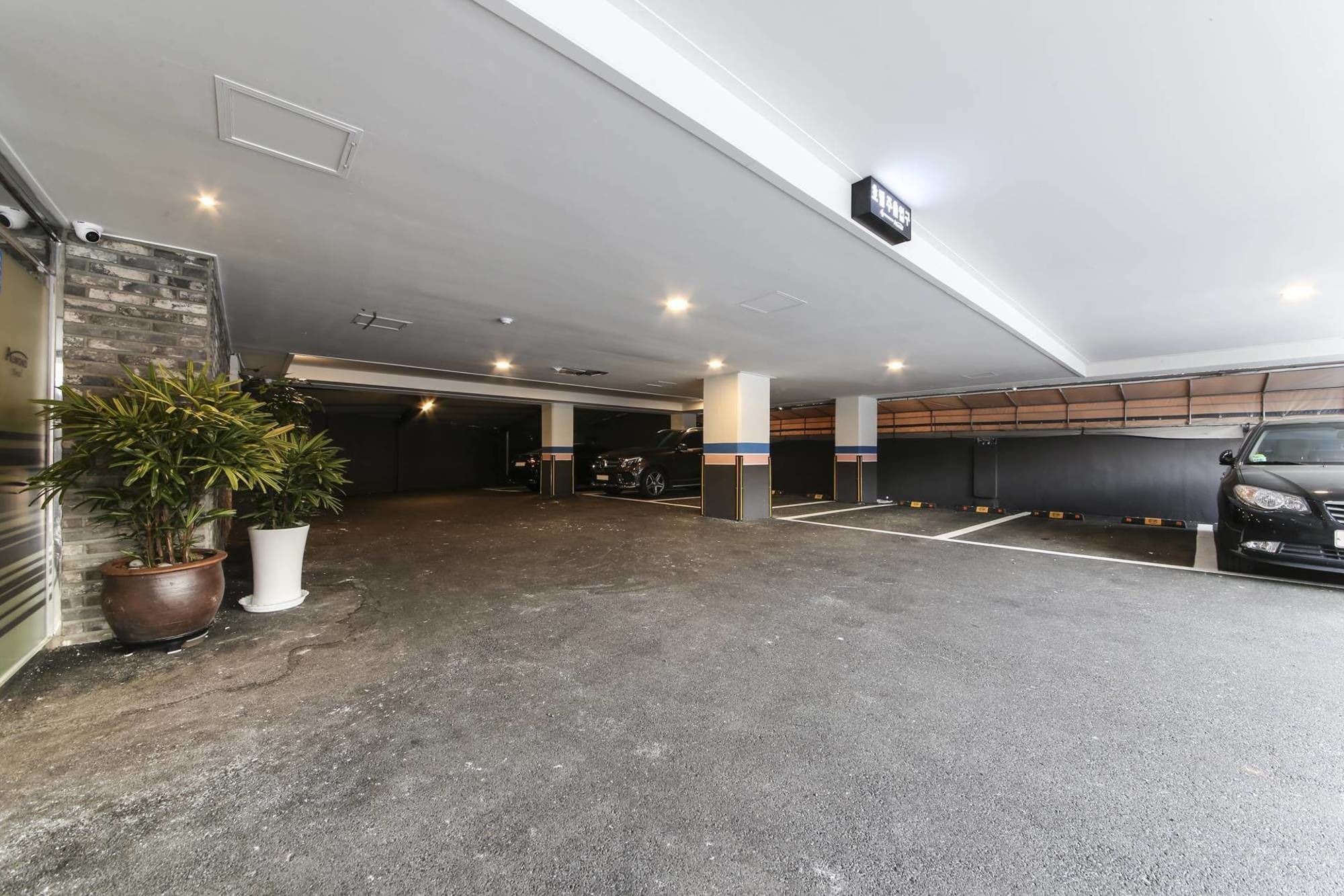 Almond Hotel Gupo Station Busan Eksteriør billede